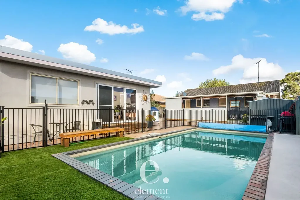 Your Private Oasis I Spacious Family Home with a Pool & Granny Flat