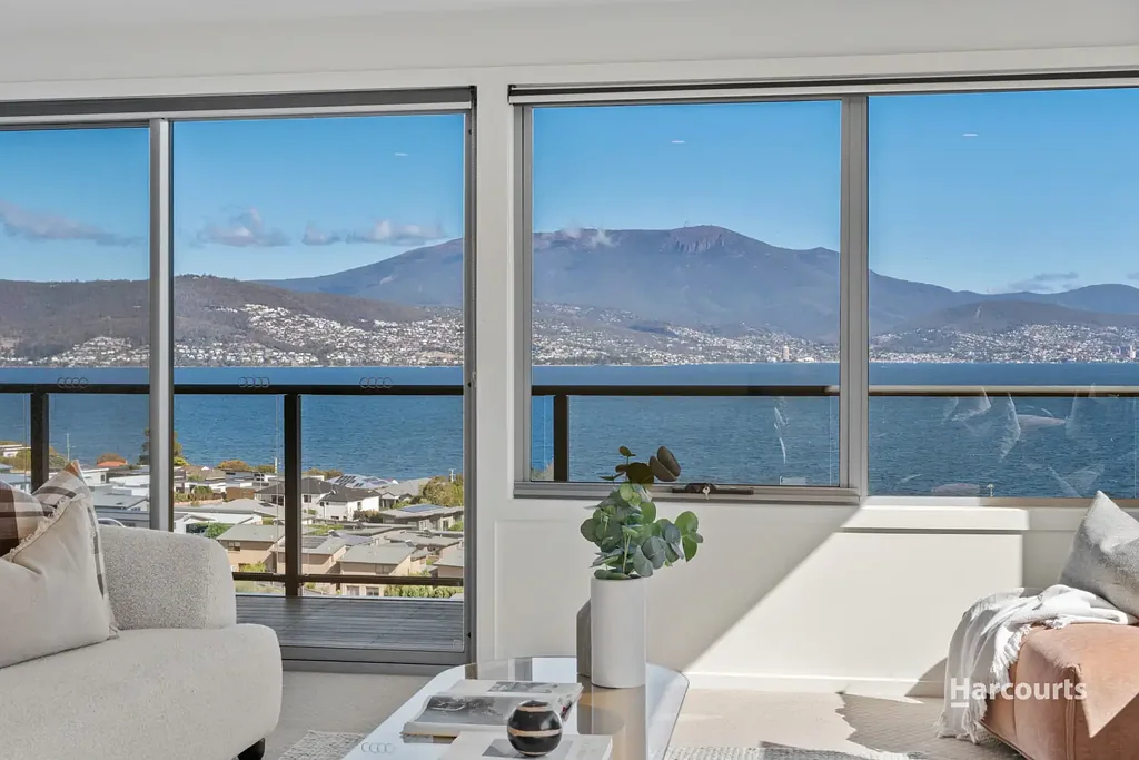1/746 Oceana Drive, Tranmere, TAS 7018
