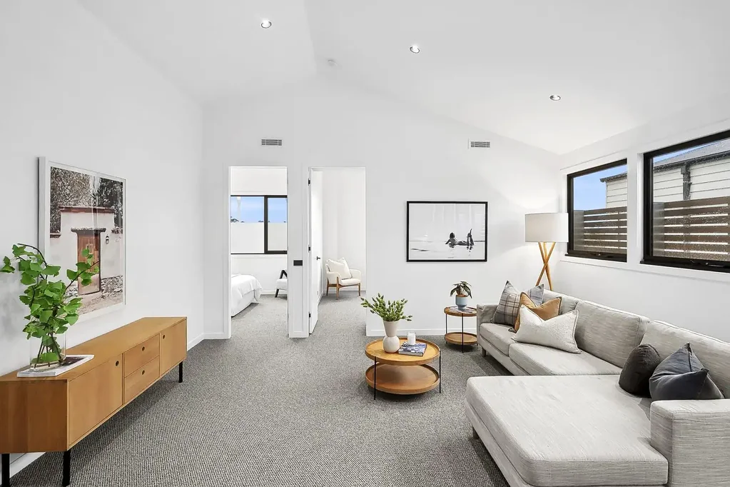 Brand-New Luxury Townhouse in Prime Location Near Pakington Street