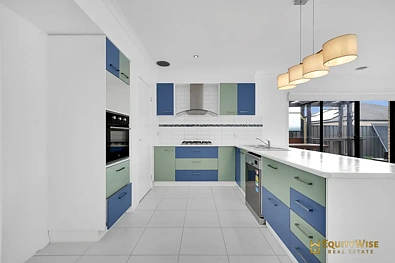 33 Kinglake Drive, Manor Lakes, VIC 3024, 4 slaapkamers, 2 badkamers, House
