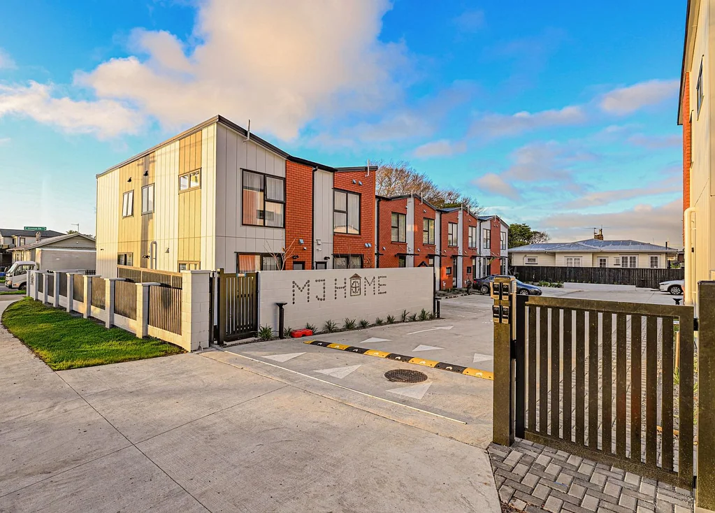 Modern Family Living in Prime Location