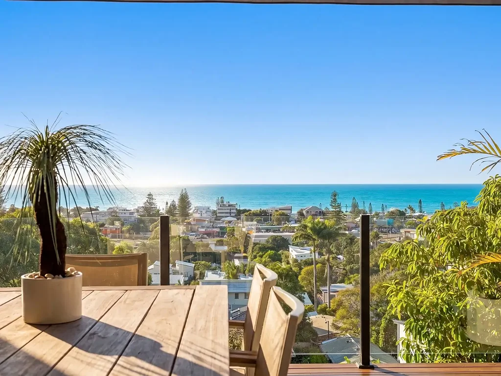 Tugun 4ਬੈੱਡਰੂਮ Sun, Surf & Style: The Ultimate Multi-Level Family Sanctuary in Tugun