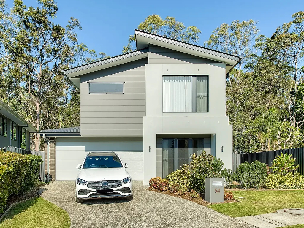 Bridgeman Downs 5 Bedroom Under Contract