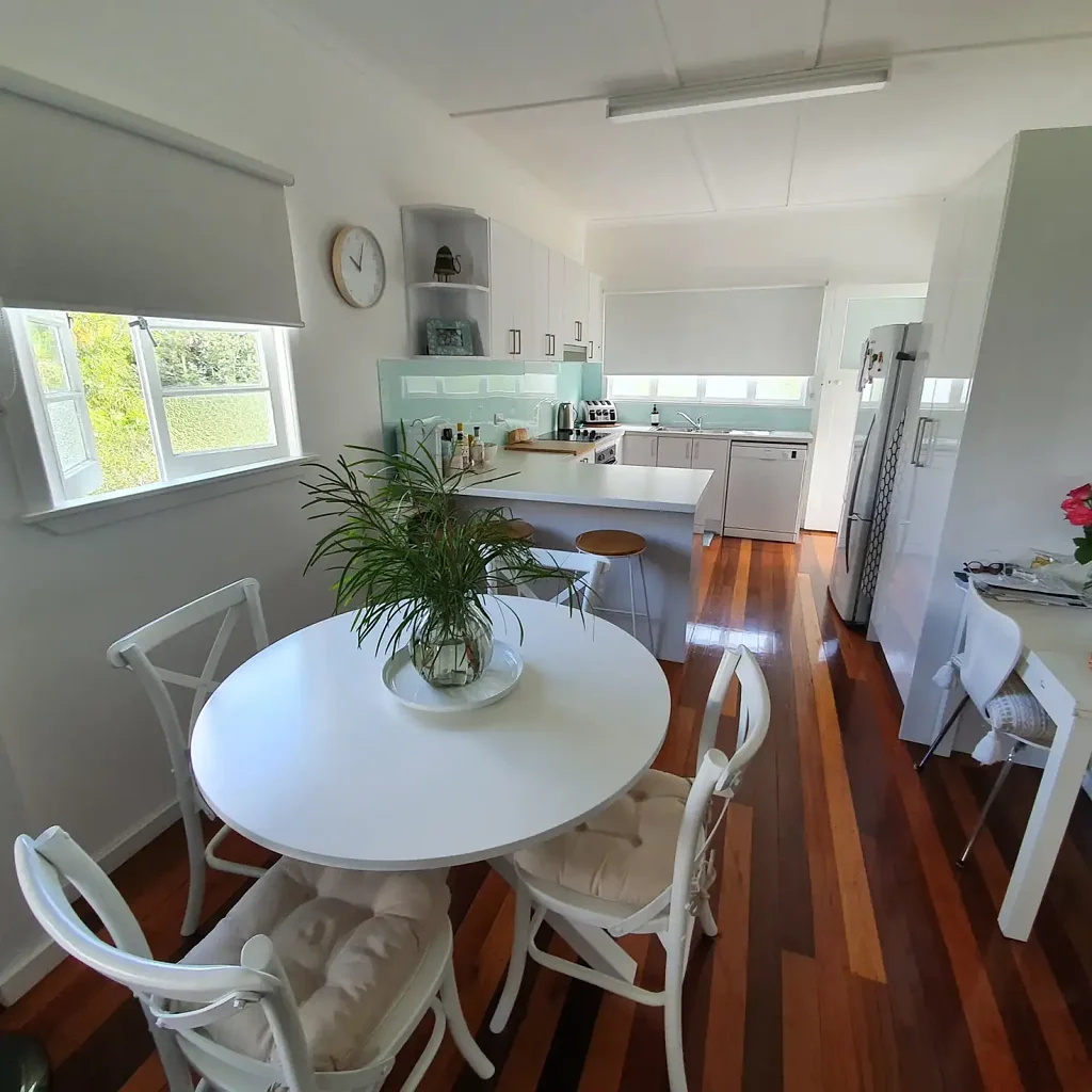 Stylish Three-Bedroom house Close to Transport & Schools