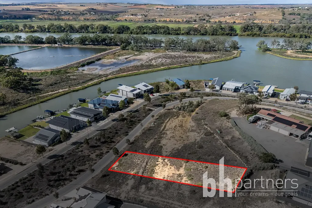 Mannum Build Near the River!