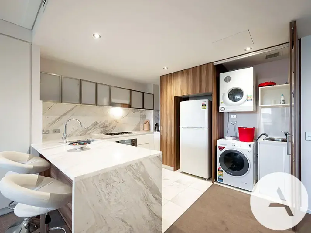 Stylish City Living – Walk to Everything!