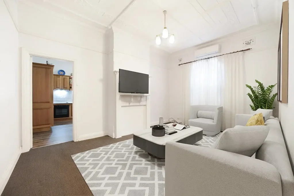 Charming Two Bedroom Home in Ultra-Convenient Location