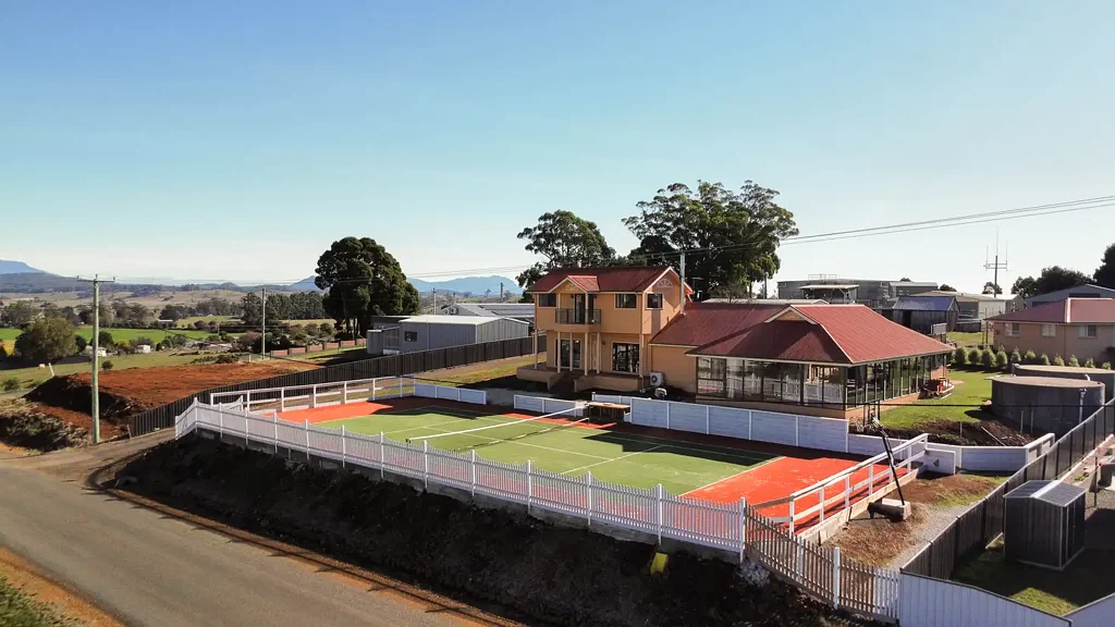 Deloraine 4房  Expansive Lifestyle Escape on 2,386 sqm with Tennis Court and Iconic Views