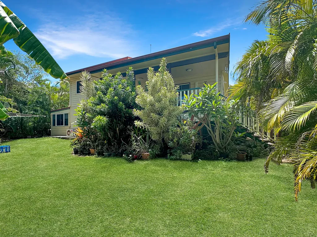 Horseshoe Bay 3部屋 Well-maintained home with dual living potential