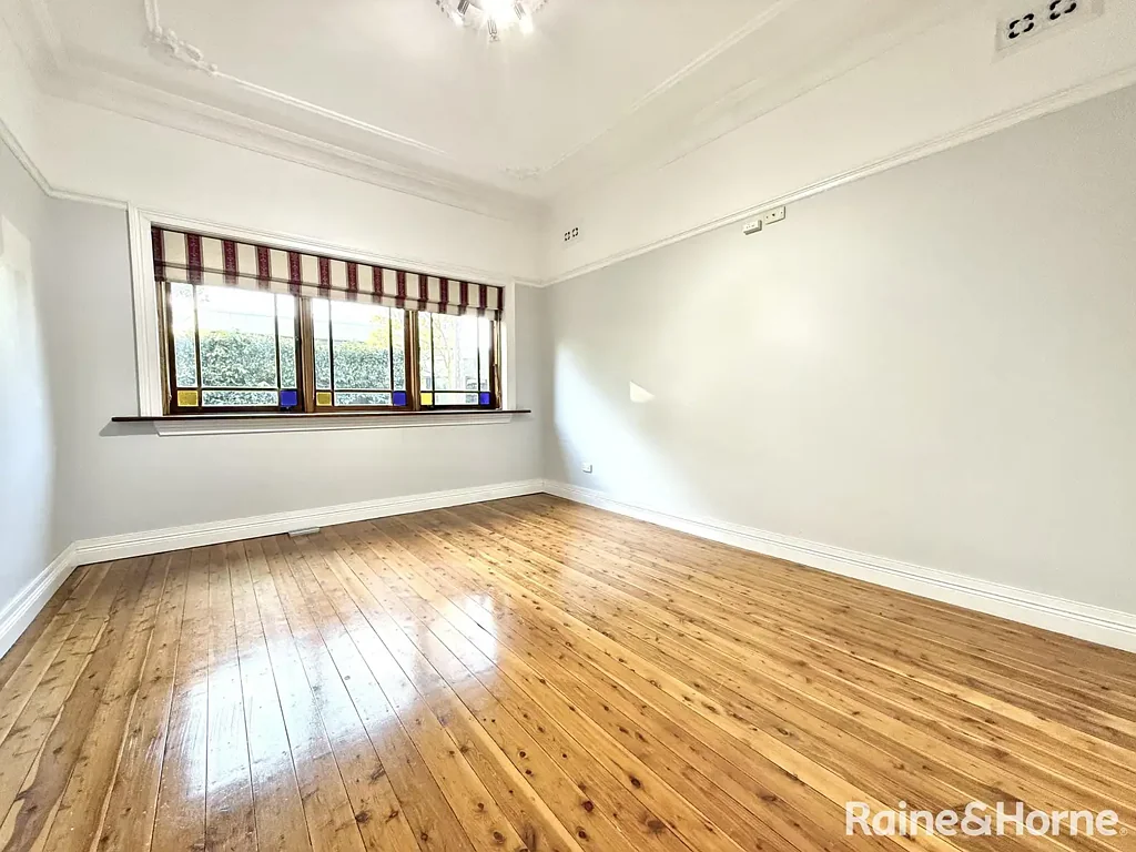 CHARMING ONE BEDROOM HOME