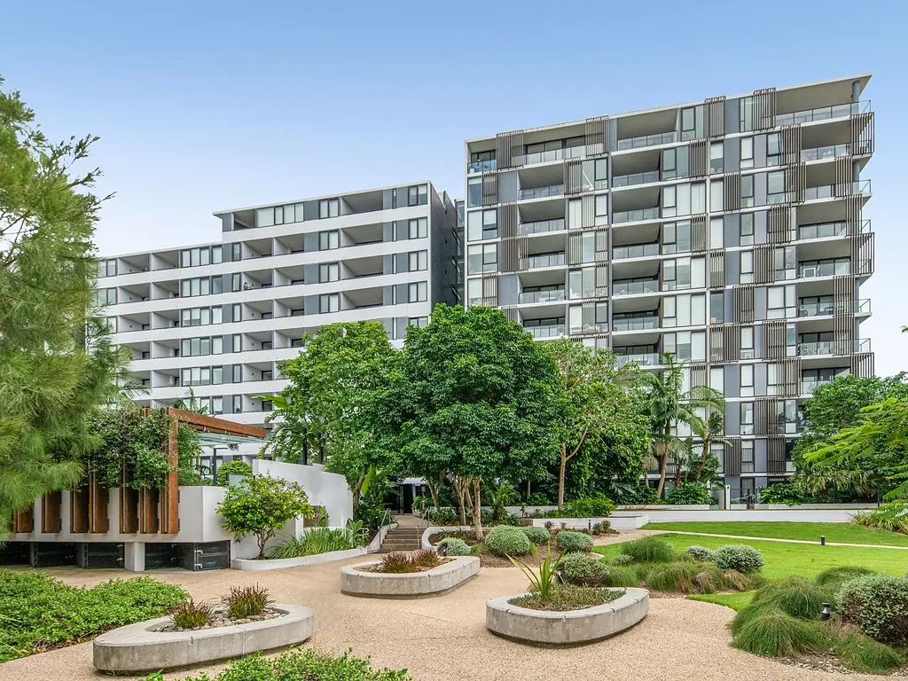 Hamilton 1 Bedroom HUGE 1 Bedroom + MPR in Riverlight Hamilton