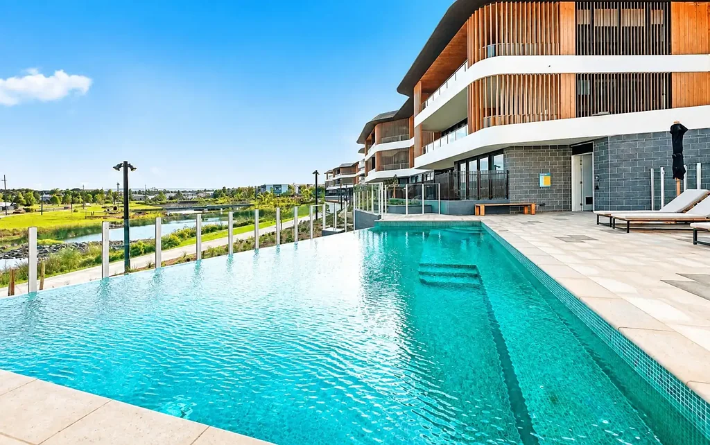 Shell Cove 2 Bedroom Wake Up. Grab a Coffee. Walk to the Marina.