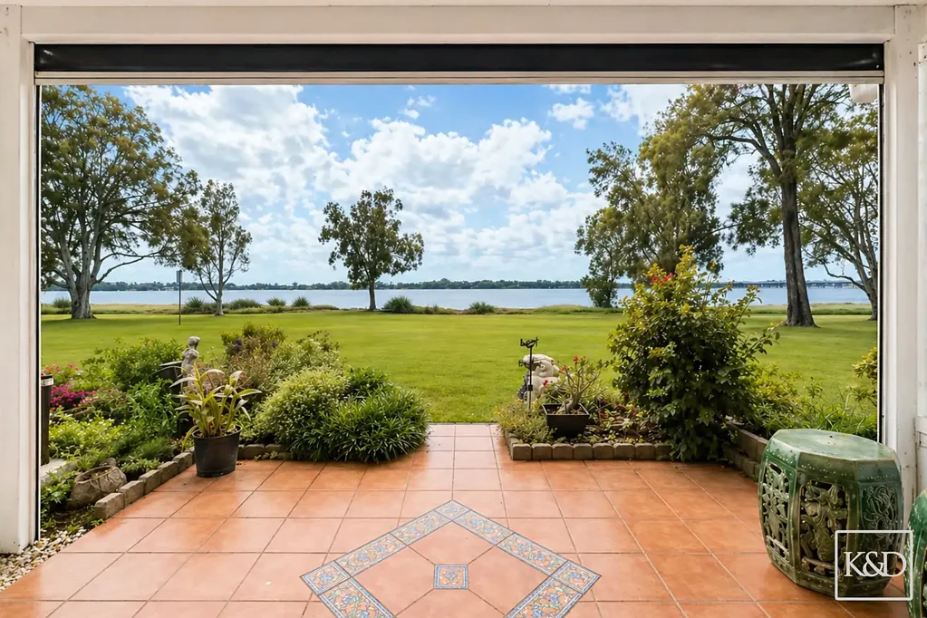 Sandstone Point 2침실 Absolute Waterfront Townhouse | NE Aspect, Uninterrupted Passage Views + Pool