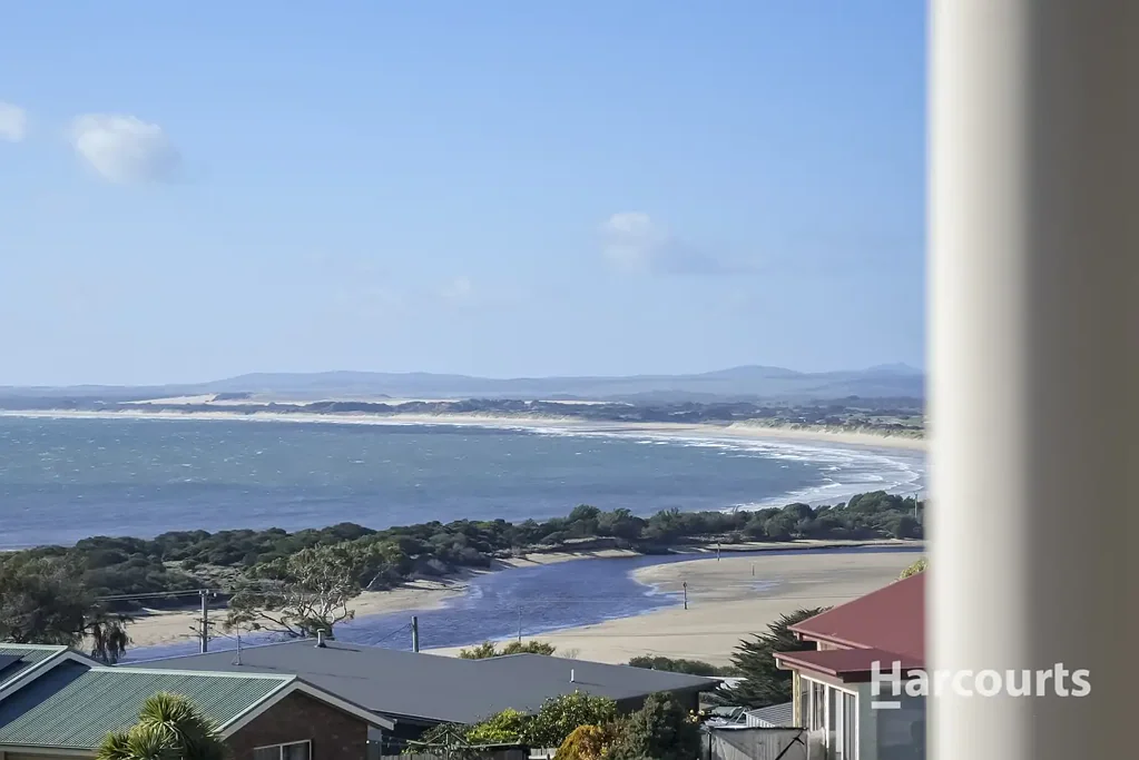 Bridport 4બેડરૂમ Executive Elegance Meets Coastal Serenity
