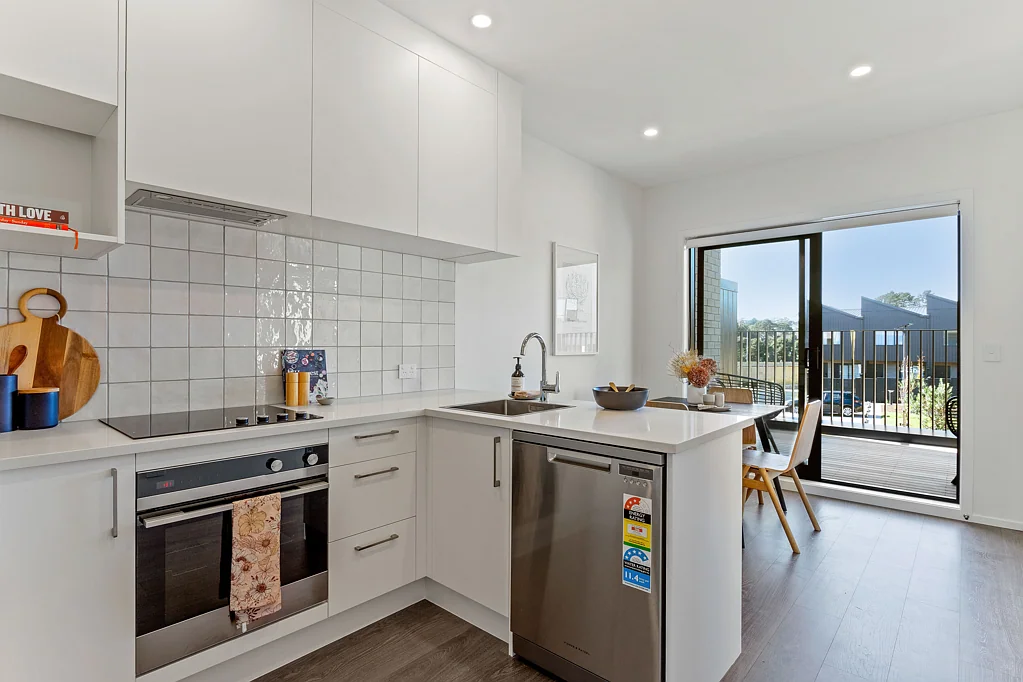 Westgate 3房  Priced to Move! Three bed, Three Bath & a Garage!