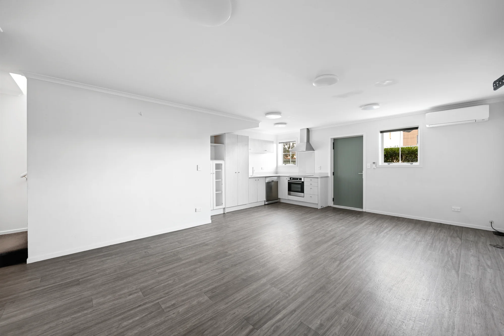 Hamilton East 3غرفة نوم Convenient Location, Easy Living