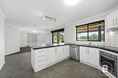 Kitchen - 34 MIDDLE RD, DUNOLLY VIC 3472