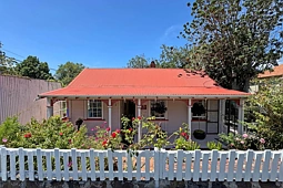 26 Vauxhall Road, Devonport