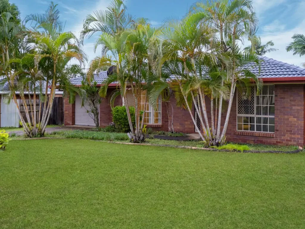 33 Staydar Crescent, Meadowbrook, QLD 4131