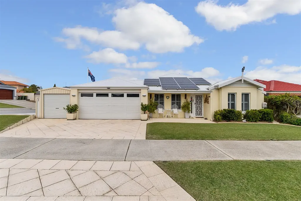 Wanneroo 4ਬੈੱਡਰੂਮ 4 BEDROOM, STUDY/OR 5th BEDROOM, 3 BATHROOM HOME, PLUS THEATRE, GAMES AND POOL  HURRY THIS WILL NOT LAST