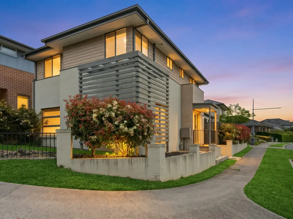 Minto 4Habitaciones A Grand Family Residence with Elevated Views, Reserve Outlook and Exceptional Sp