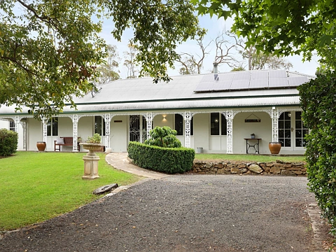 Buxton 5침실 Feel a Million Miles Away: Serene 5-Bedroom Country Home with Shed, Solar & Stunning Gardens