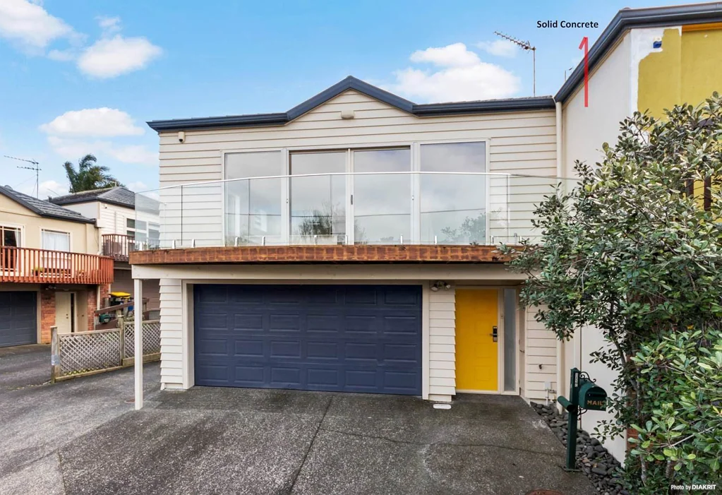 Spacious 3-Bedroom Townhouse in a Convenient L...