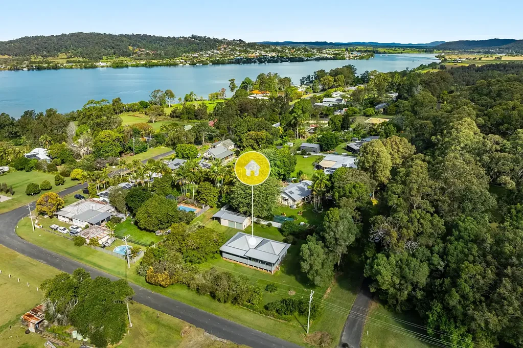 Ashby 2બેડરૂમ Character-Filled Timber Home on a Generous 2,012sqm Corner Allotment