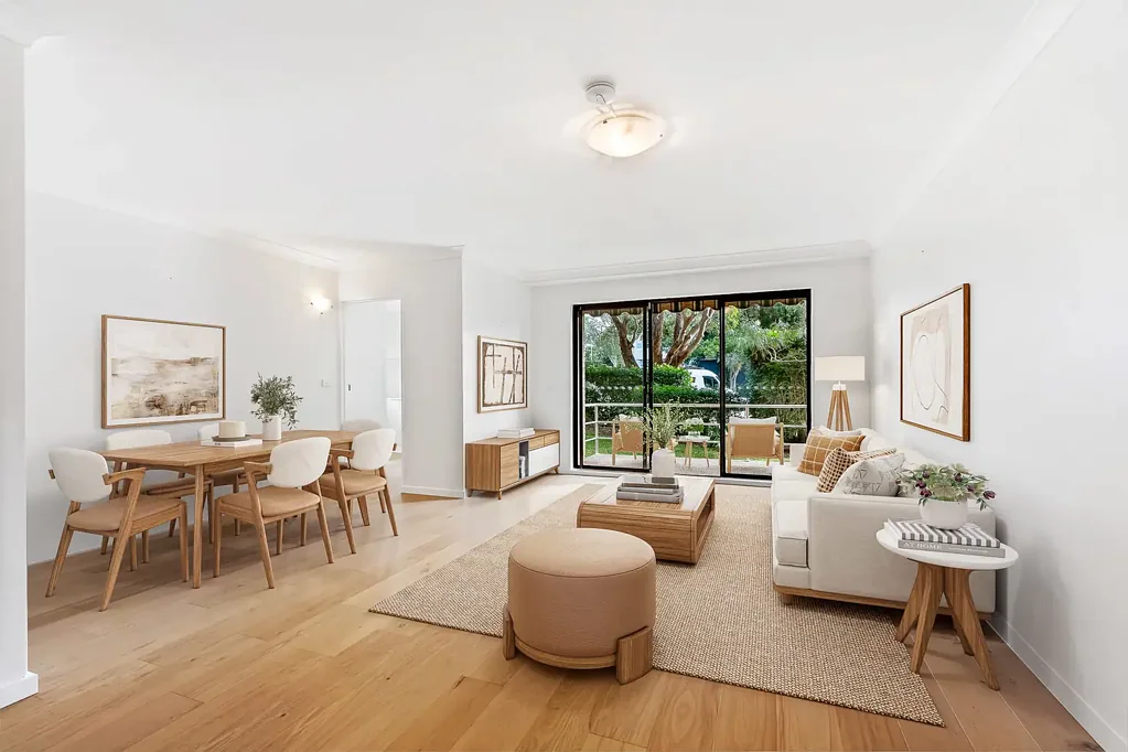 Dee Why 2 Slaapkamer Recently Renovated 112sqm Ground Floor Corner Apartment - 250m to Dee Why Beach