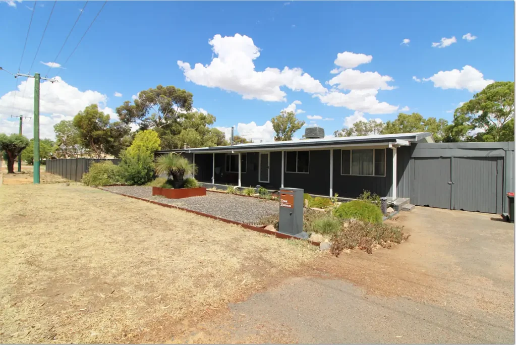 31-33 Boddington, Wagin, WA 6315