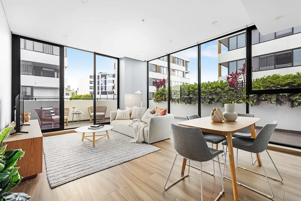 Contemporary Resort Living With Ultimate Convenience
