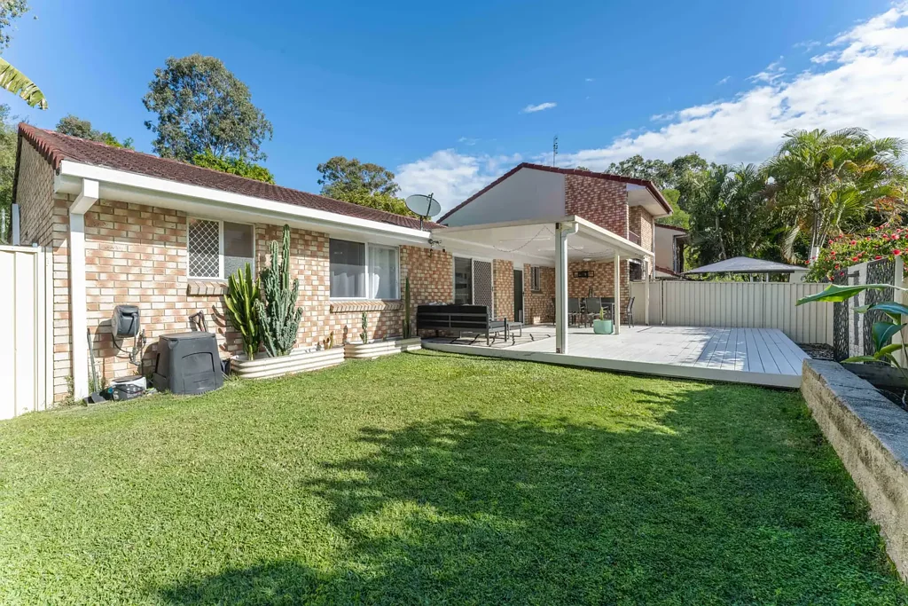 Merrimac 2कमरा More Like a House, With Incredible Outdoor Living!