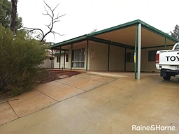 25 Hermit Street, Roxby Downs