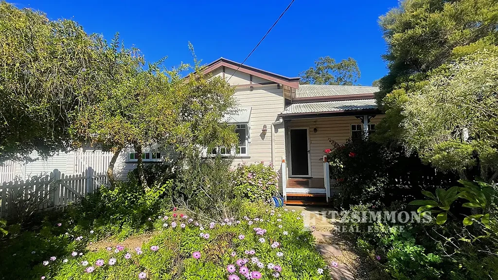 Dalby 3ห้องนอน "ICONIC QUEENSLANDER" WITH THE WHITE PICKET FENCE