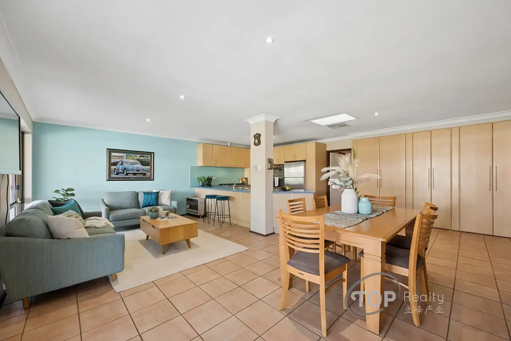 Bull Creek 4房  NEW PRICE! FABULOUS FAMILY HOME IN PRIME OBERTHUR PRIMARY ZONE LOCATION