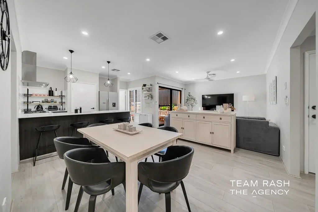 11 Kaluta Street, Banksia Grove, WA 6031
