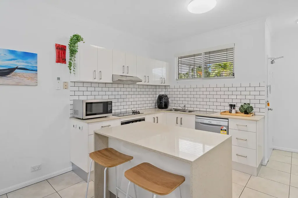 Palm Cove 2房  Fully renovated gem just back from the beach