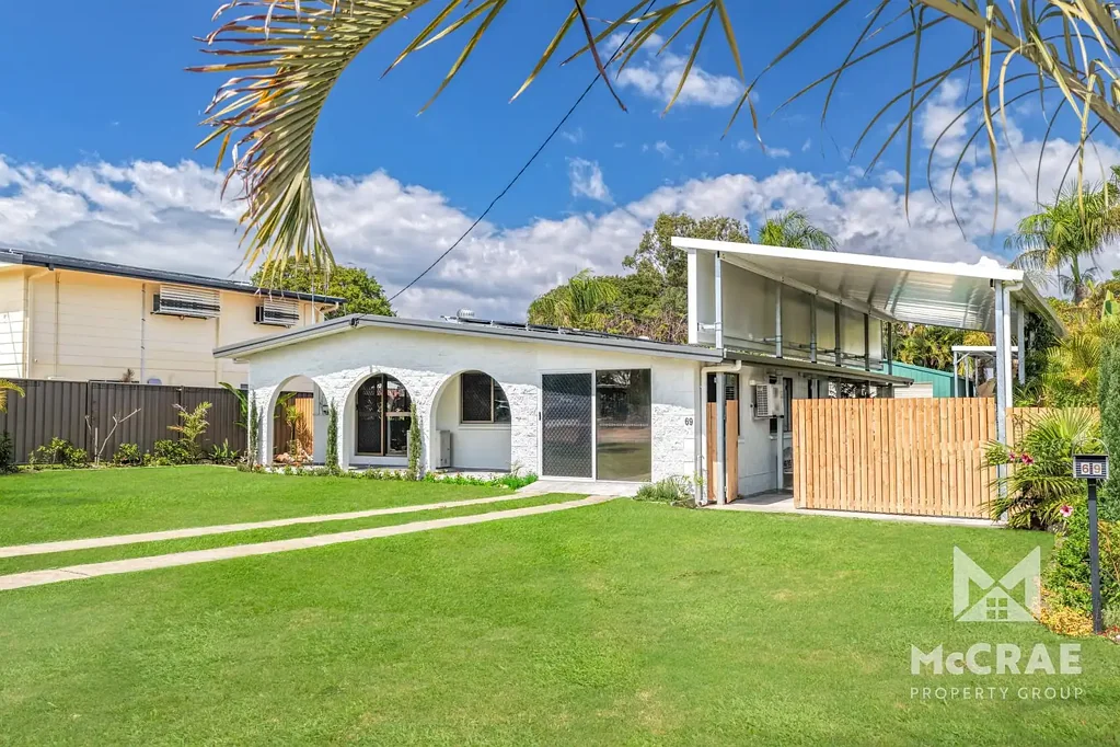 Bowen 3 Bedroom PERFECT QUEENS BEACH LOCATION - PERFECT PRESENTATION
