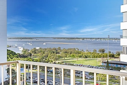 32/72 Marine Parade, Southport