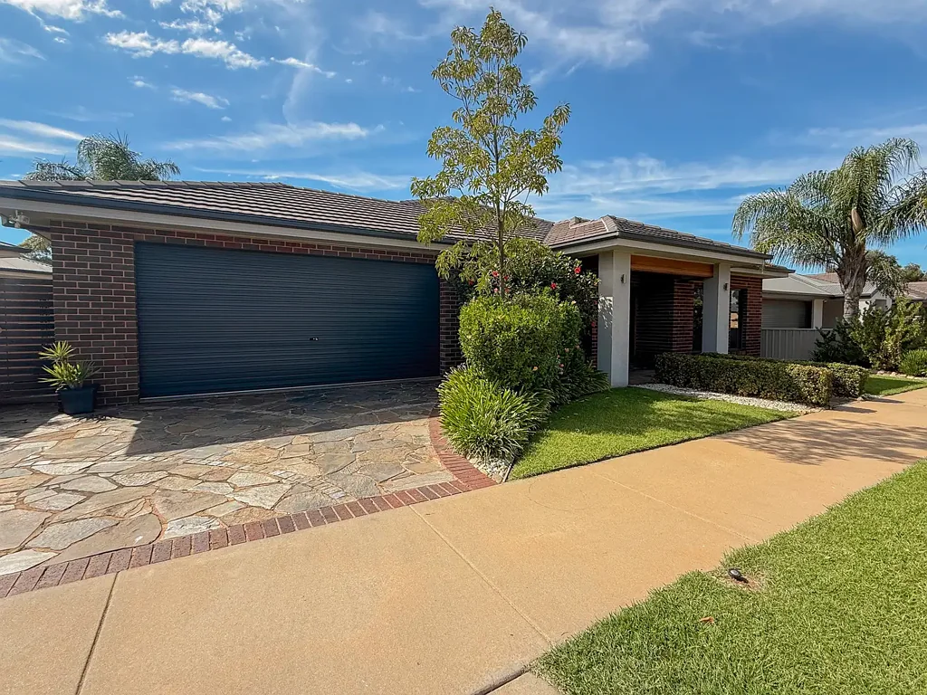 8 Merit Crescent, Swan Hill, VIC 3585