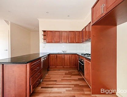 2/14 Mccubbin Street, Burwood, Inner East Melbourne, 4 Kuwarto, 2 Banyo, House