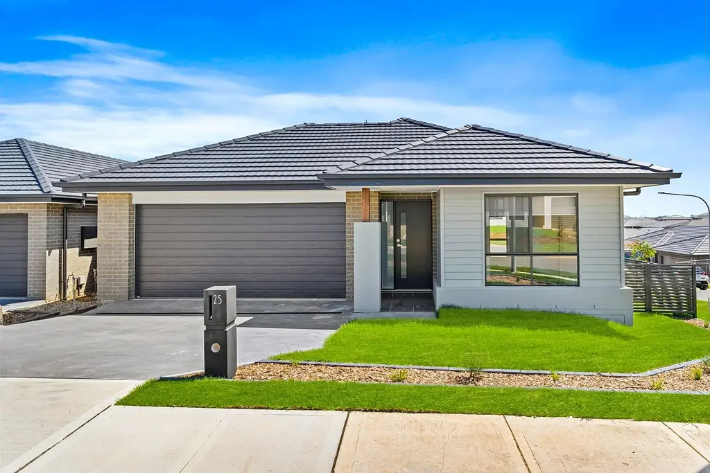 Modern Family 4 bedroom Home for Rent!
