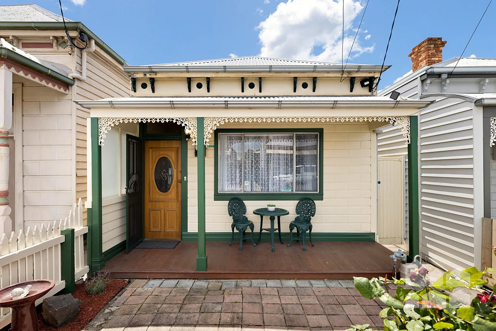 90 Farm Street, Newport, VIC 3015