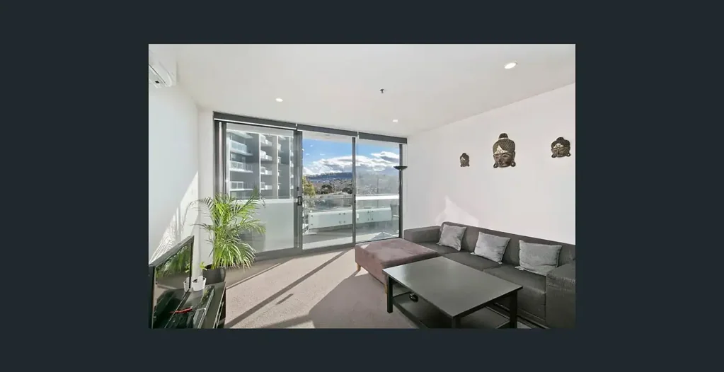 One-Bedroom Executive Apartment in Prime Phillip Location!