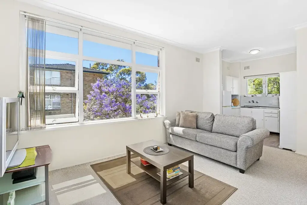 Elevated Peninsula Living in a Blue-Chip Wollstonecraft Address
