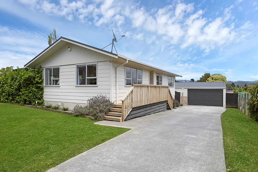 9 Ohira Place, Henderson, Waitakere City, Auckland