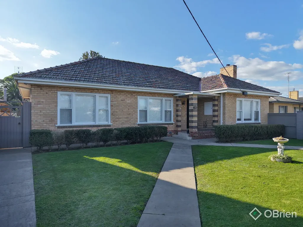 Bairnsdale 4 Bedroom Charming Family Home in the Heart of Bairnsdale