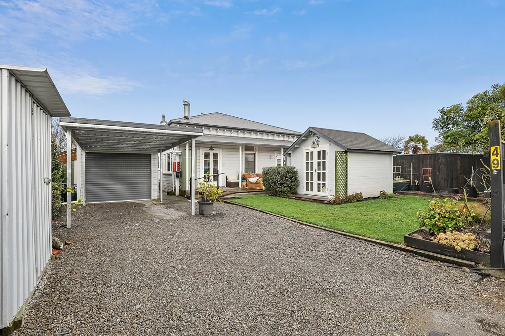 Aniseed Valley 2 Bedroom A Stone's Throw From It All!