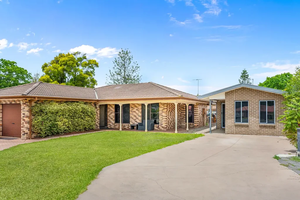 8 & 8a Ben Nevis Road, Cranebrook, NSW 2749