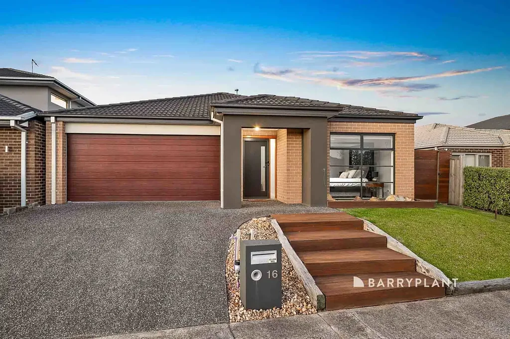 16 Pioneer Way, Officer, VIC 3809